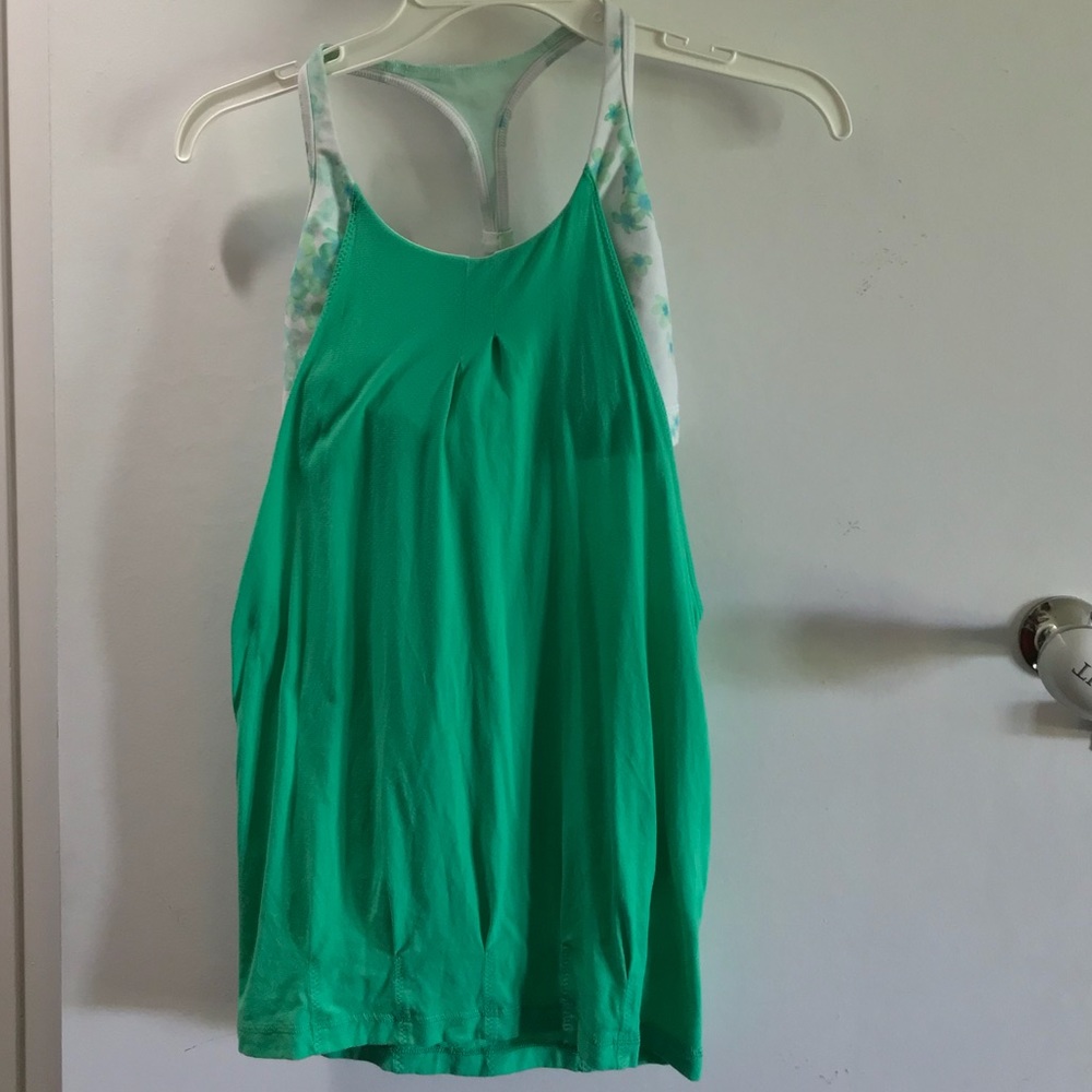 Lululemon top with bra